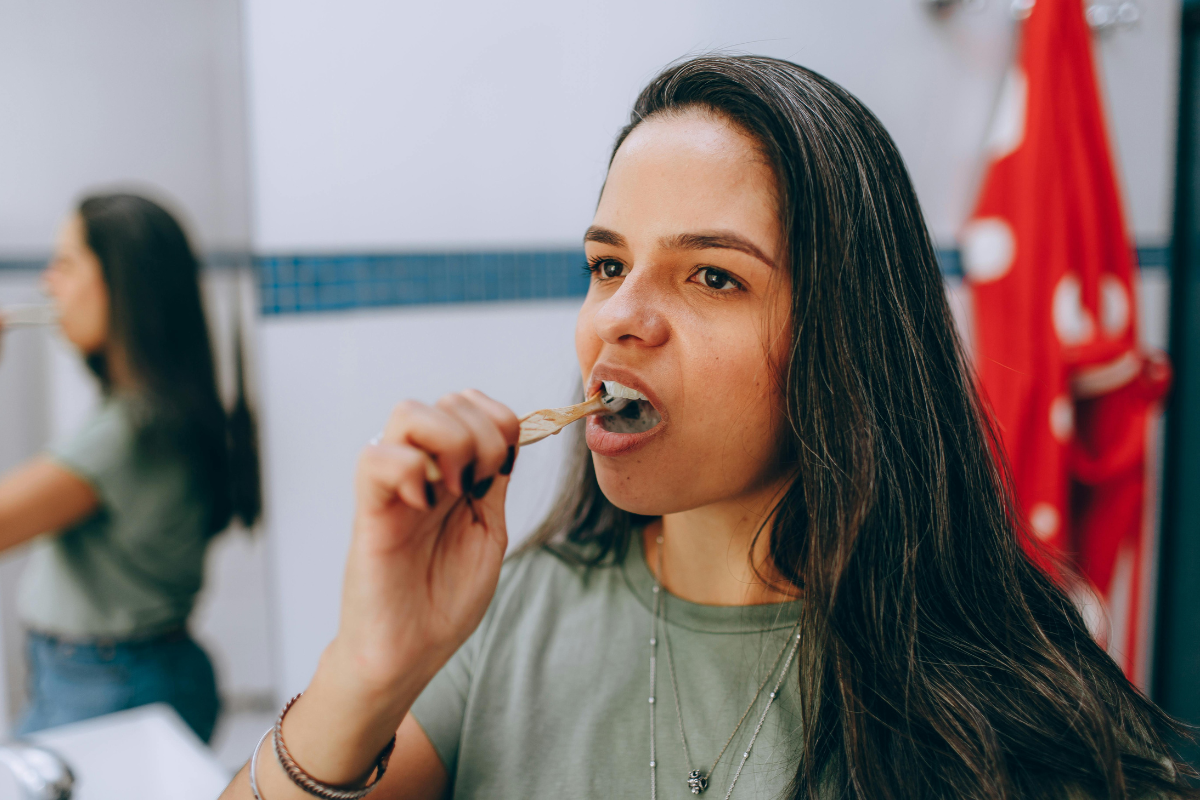 Os Benefícios da Higiene Bucal Noturna: Um Passo Essencial para um Sorriso Saudável